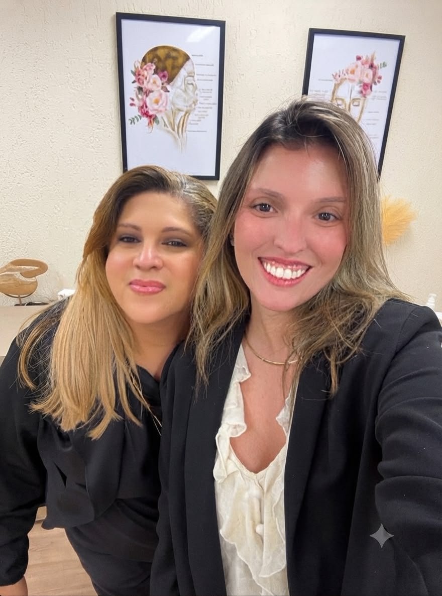 Ana Célia com cliente